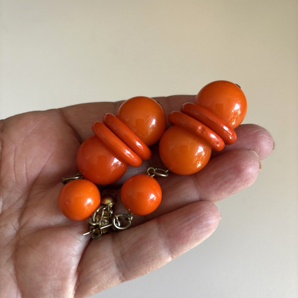 Vintage Earrings 3" Dangle Drop Pierced Orange Acrylic Mod Happy Go go - Picture 8 of 11